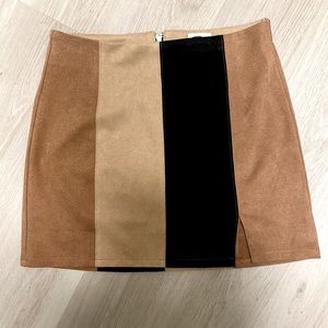 NWT!!🤍A-Line Color Block Mini Skirt🤍